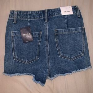 Forever 21 Jean shorts size 27